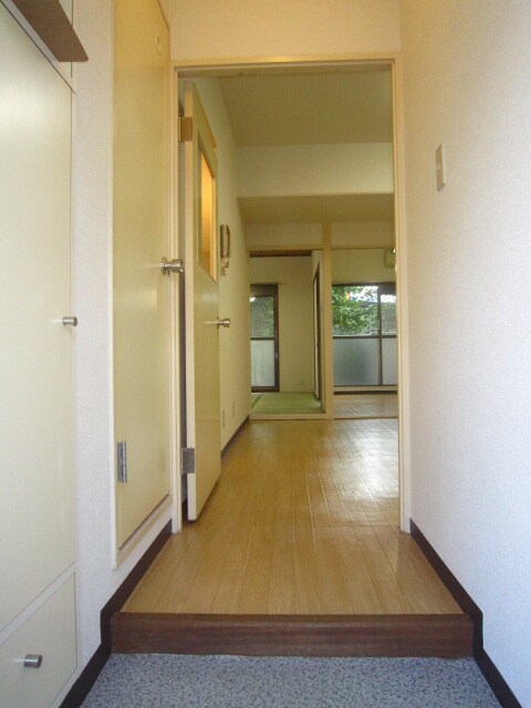 物件内観写真13　(玄関)