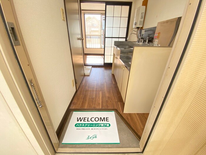 物件内観写真16　(玄関)