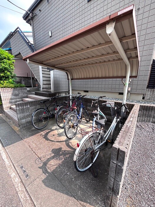 物件外観写真3　(駐輪場)