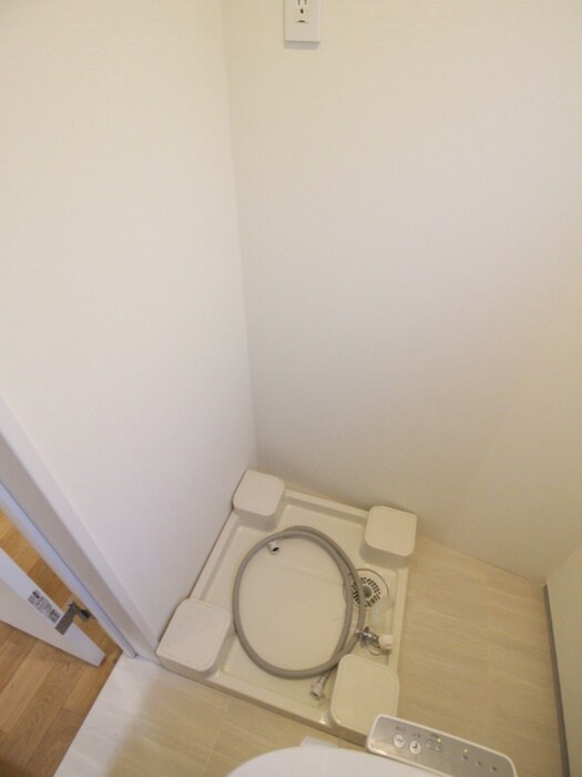 物件内観写真17　(洗濯機置場)