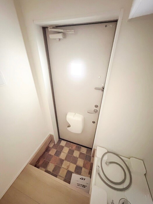 物件内観写真7　(玄関)