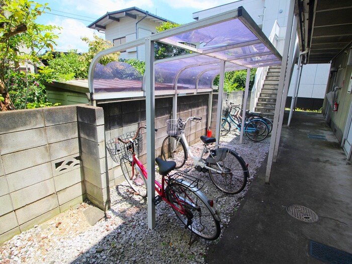 物件外観写真3　(駐輪場)