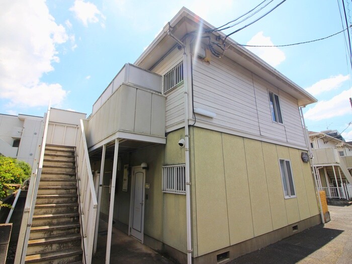 物件外観写真4　(エントランス部分)