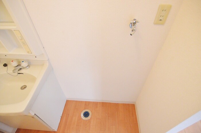 物件内観写真13　(洗濯機置場)