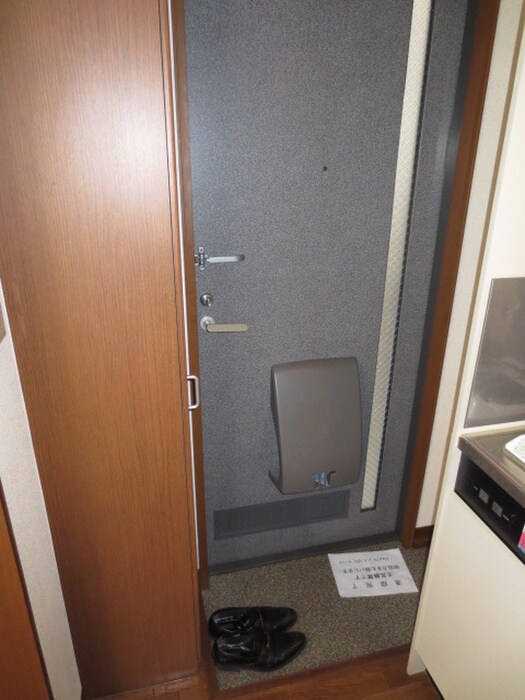 物件内観写真7　(玄関)