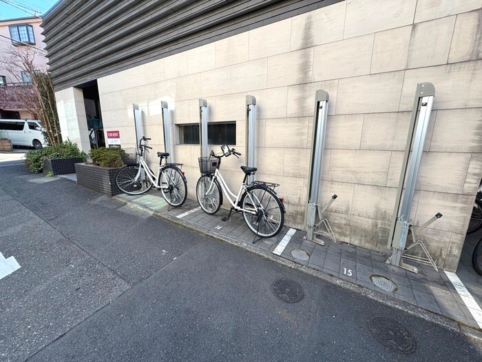 物件外観写真5　(駐輪場)