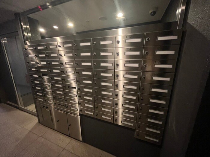 物件外観写真4　(エントランス部分)