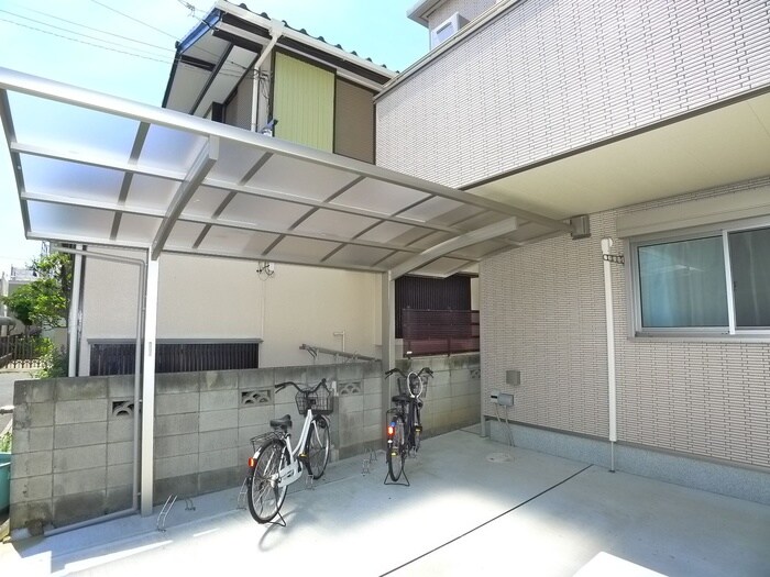 物件外観写真5　(駐輪場)