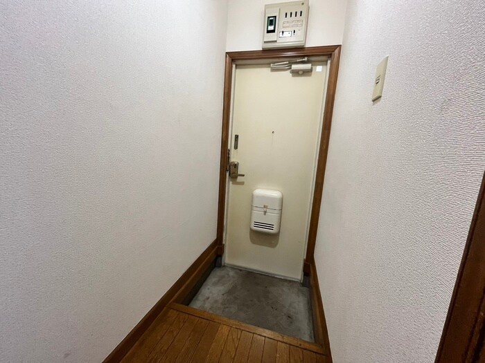 物件内観写真17　(玄関)