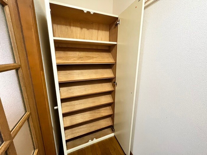 物件内観写真18　(靴箱)