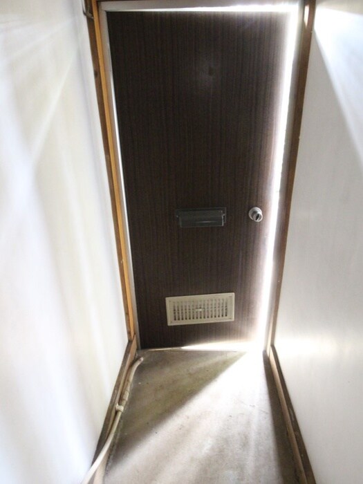 物件内観写真7　(玄関)