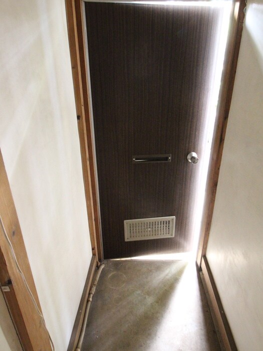 物件内観写真7　(玄関)