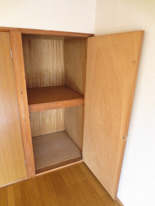 物件内観写真12　(収納)