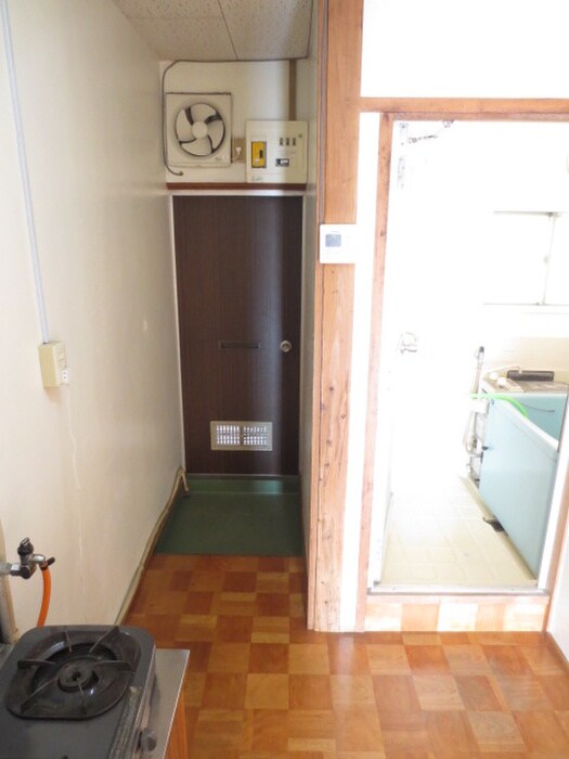 物件内観写真14　(玄関)