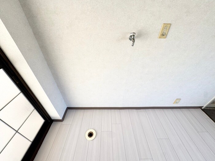 物件内観写真15　(洗濯機置場)
