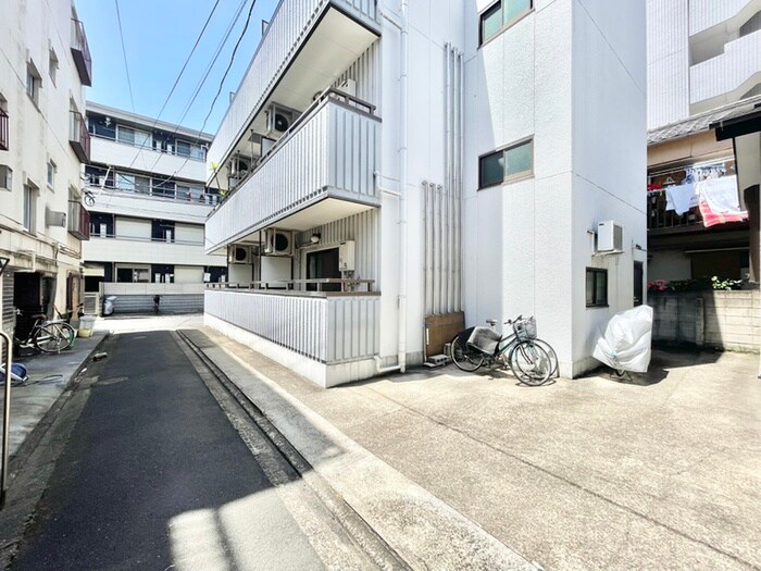 物件外観写真3　(駐輪場)