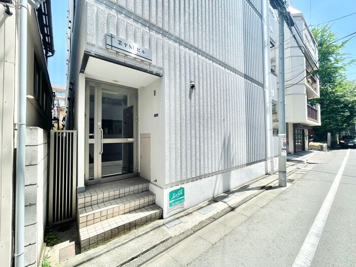 物件外観写真4　(エントランス部分)