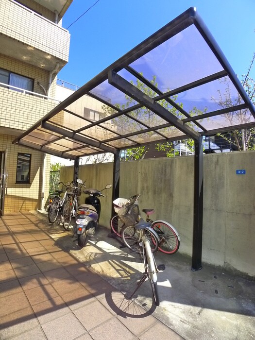 物件外観写真2　(駐輪場)