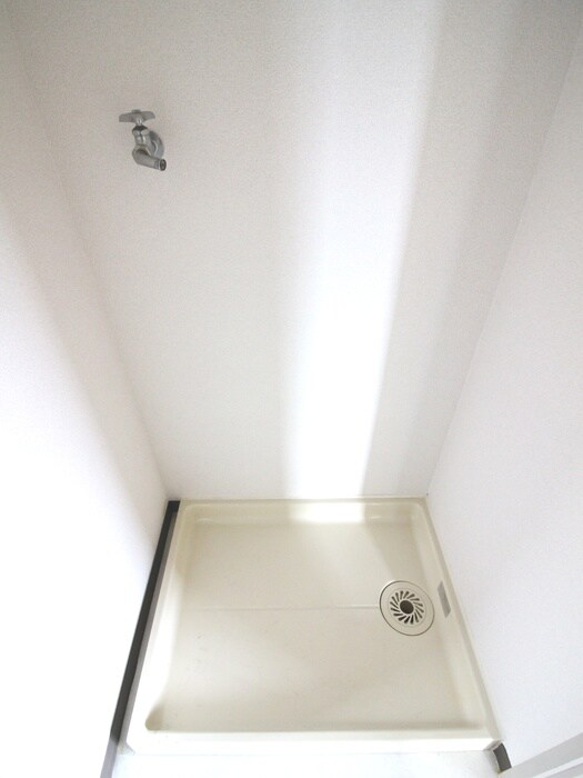 物件内観写真11　(洗濯機置場)