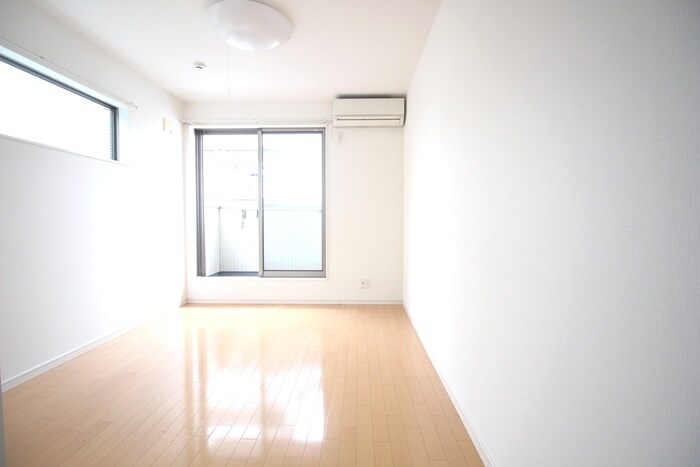 物件内観写真4　(居室)