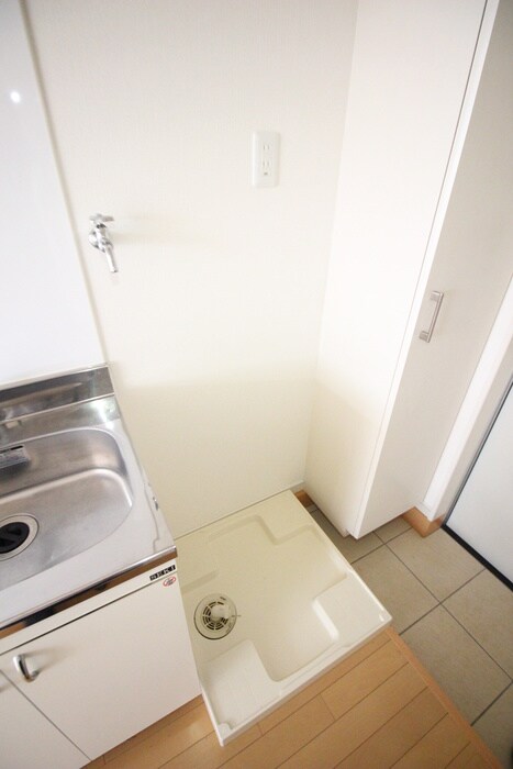 物件内観写真11　(洗濯機置場)