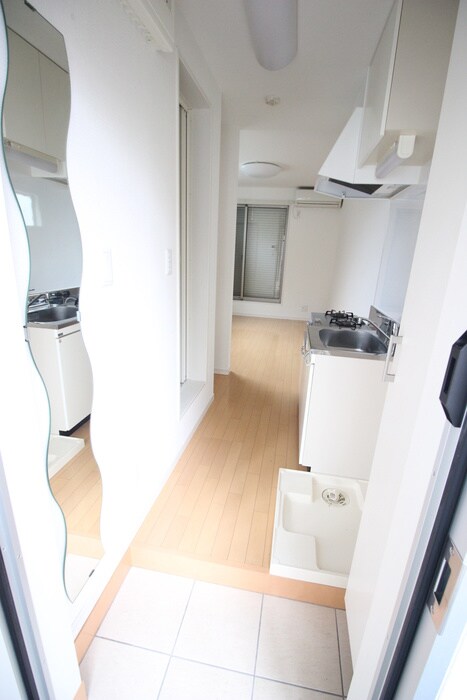 物件内観写真16　(玄関)