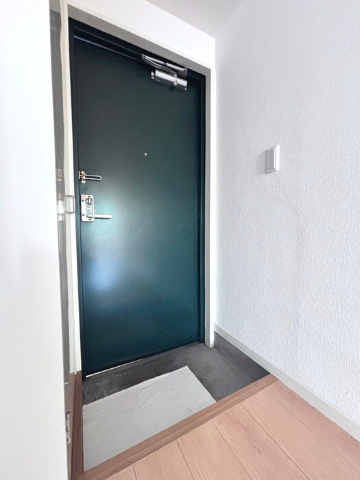 物件内観写真17　(玄関)