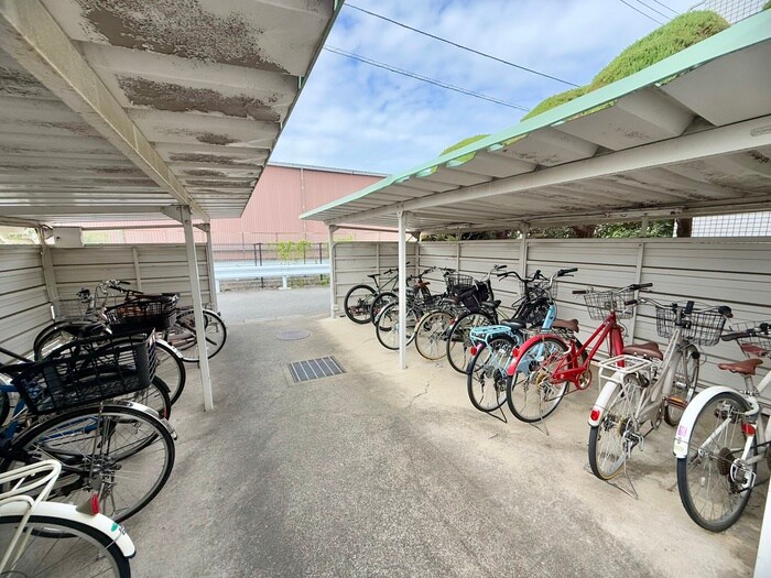 物件外観写真5　(駐輪場)