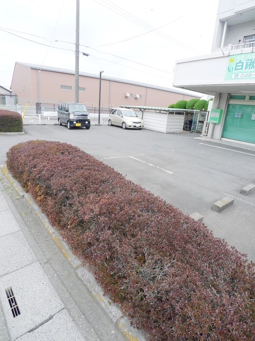 物件外観写真6　(駐車場)