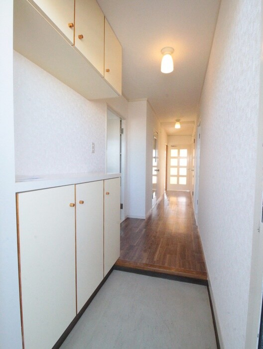 物件内観写真18　(玄関)