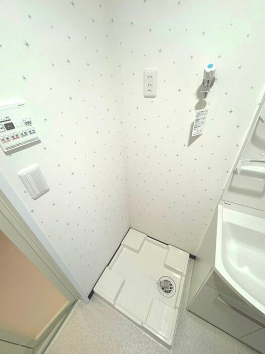 物件内観写真13　(洗濯機置場)