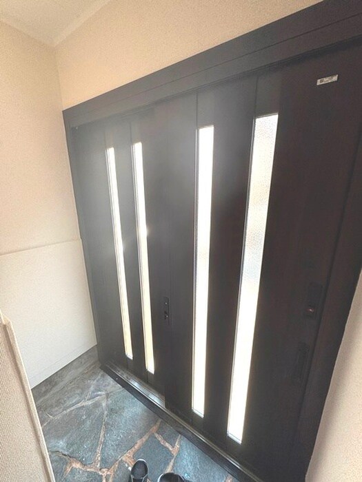 物件内観写真15　(玄関)