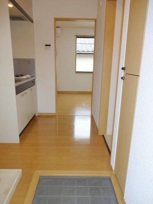 物件内観写真16　(玄関)