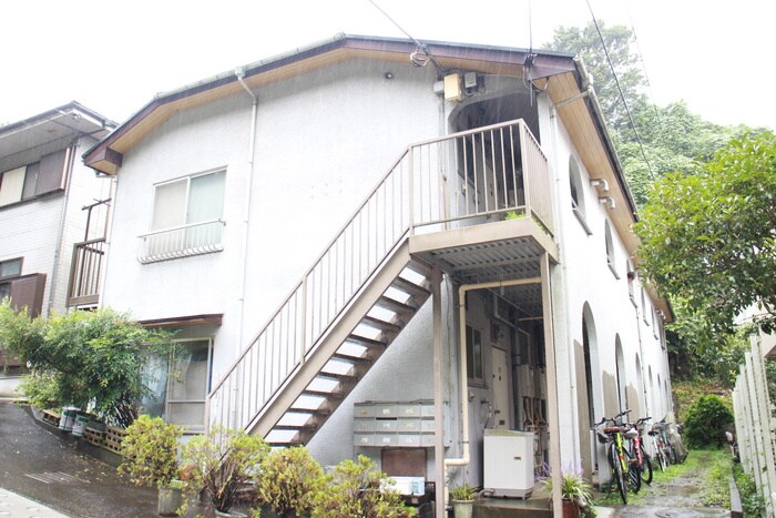 物件外観写真2　(エントランス部分)