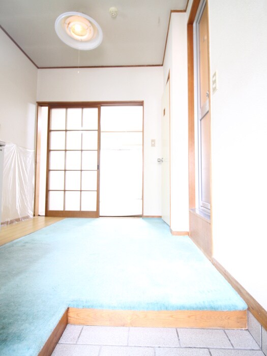 物件内観写真14　(玄関)