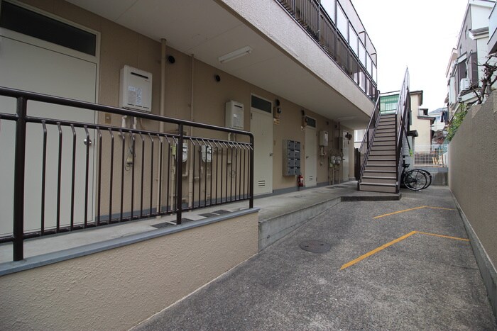 物件外観写真3　(駐輪場)