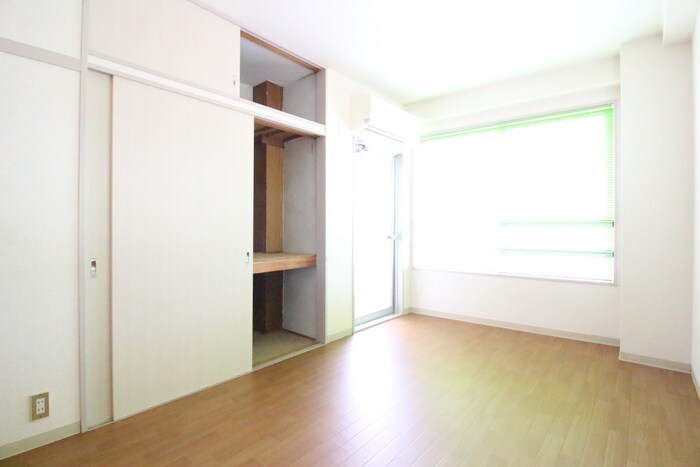 物件内観写真4　(居室)