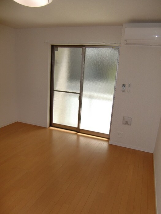 物件内観写真4　(居室)