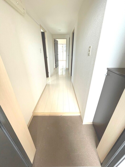 物件内観写真6　(玄関)