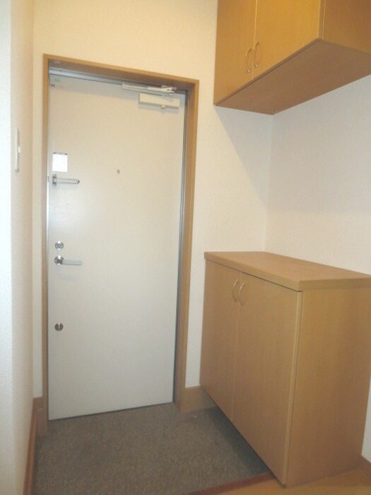 物件内観写真15　(玄関)