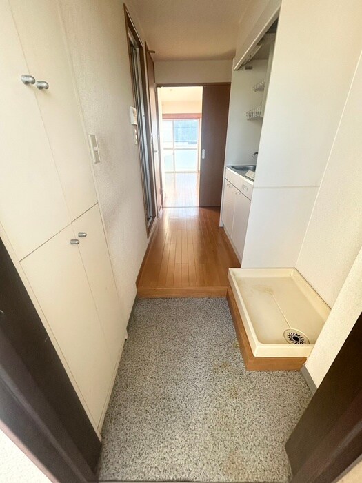 物件内観写真16　(玄関)