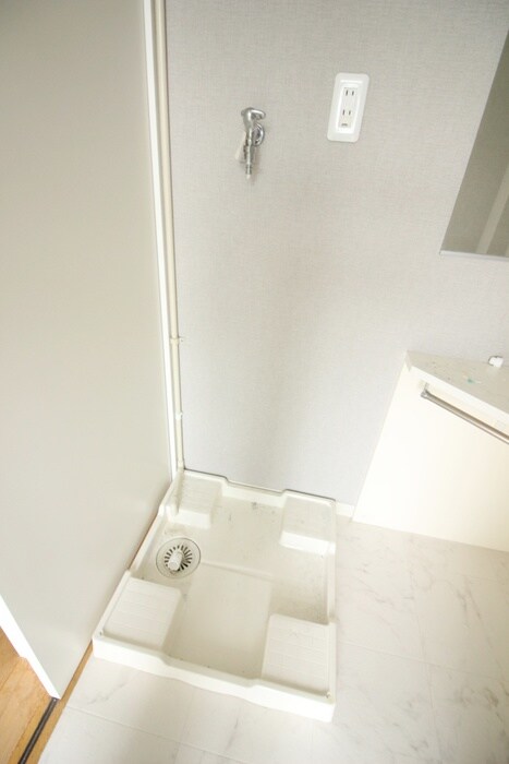 物件内観写真14　(洗濯機置場)