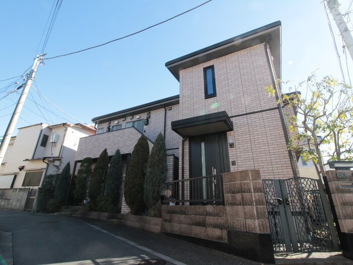 物件外観写真4　(エントランス部分)