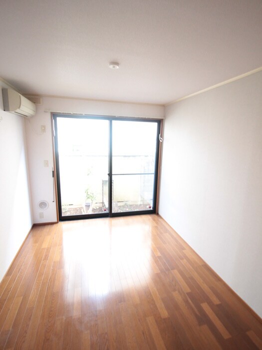 物件内観写真10　(居室)