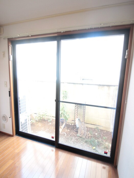 物件内観写真18　(室内からの展望)