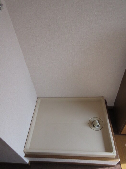 物件内観写真15　(洗濯機置場)