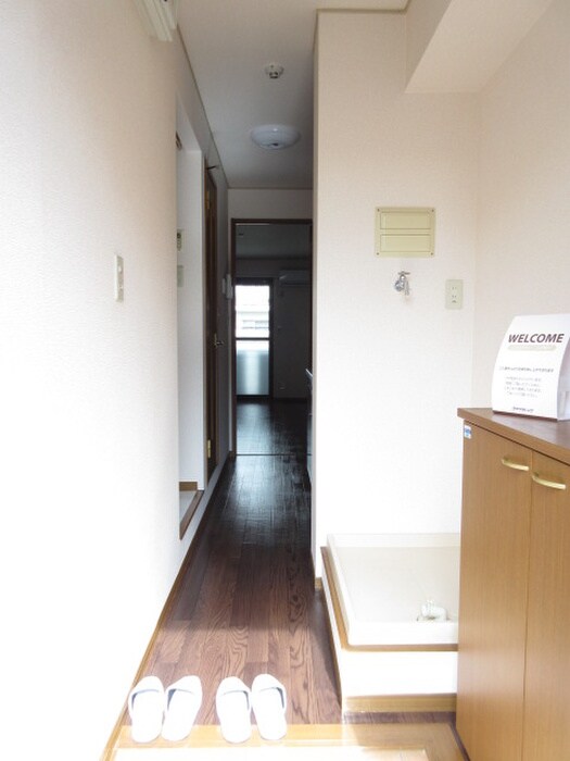 物件内観写真18　(玄関)