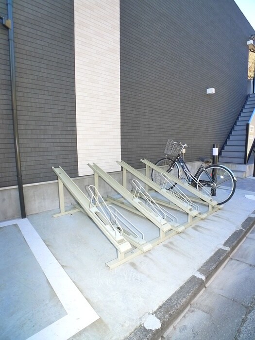 物件外観写真5　(駐輪場)