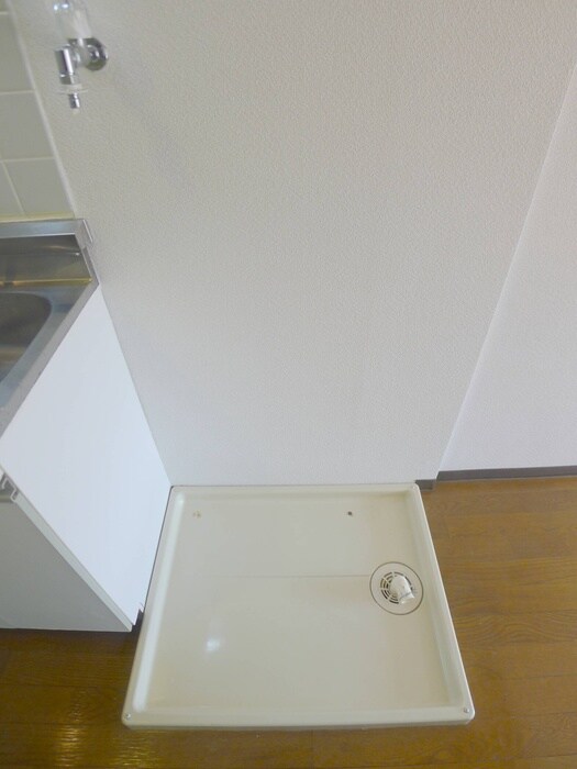 物件内観写真14　(洗濯機置場)