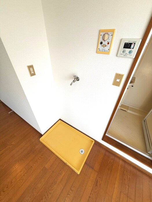 物件内観写真13　(洗濯機置場)